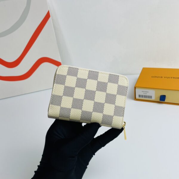 Louis Vuitton Zipped Coin Purse - White - Image 5