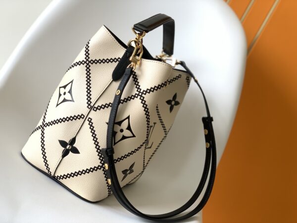 Louis Vuitton NéoNoé Bucket Bag - White/Black - Image 5