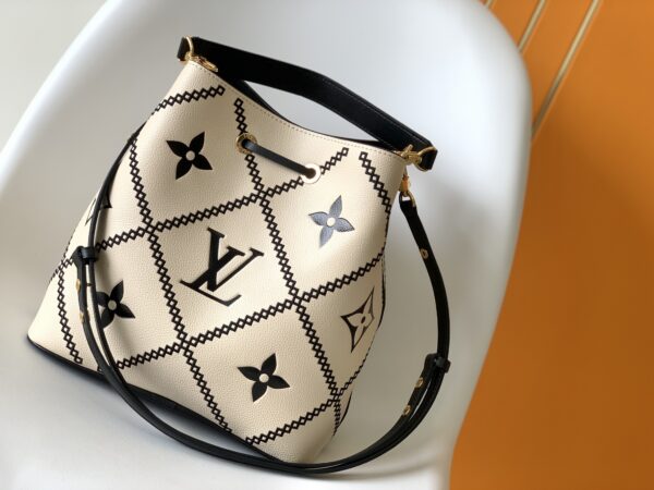 Louis Vuitton NéoNoé Bucket Bag - White/Black - Image 4