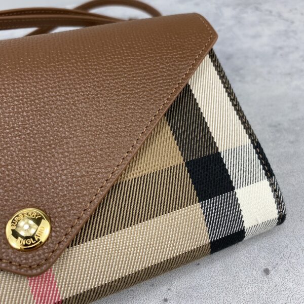 Burberry Small Macken Crossbody Bag - Image 3