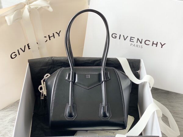 Givenchy Antigona Calfskin Handbag - Black - Image 5